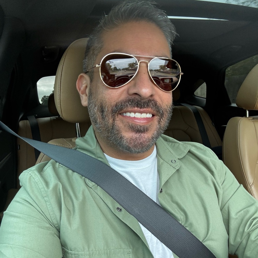 Meet your Posher, Leander